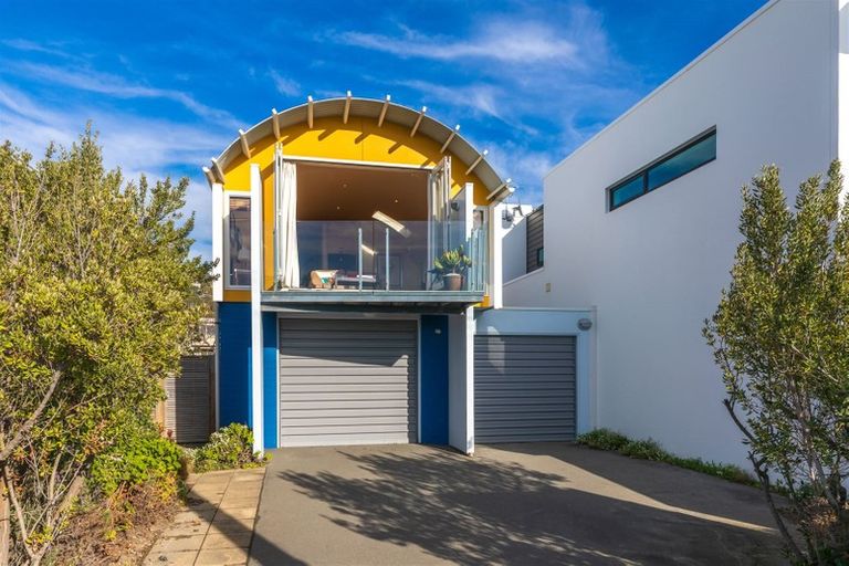 Photo of property in 32 Esplanade, Sumner, Christchurch, 8081