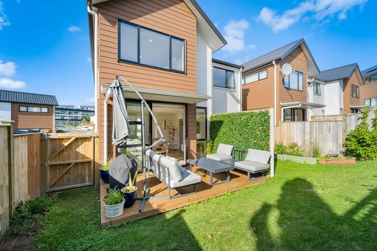 Photo of property in 16 Seafarer Crescent, Stanmore Bay, Whangaparaoa, 0932
