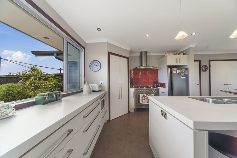 Photo of property in 15 Kestrel Lane, Kinloch, Taupo, 3377