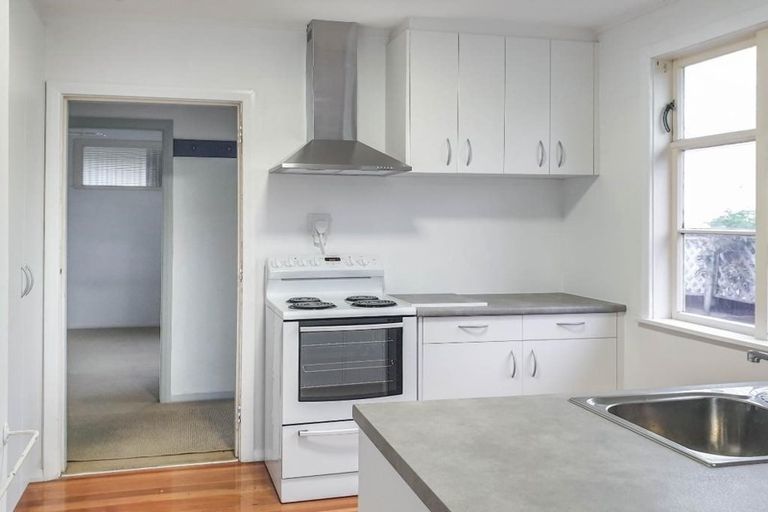 Photo of property in 34 Guthrie Street, Waterloo, Lower Hutt, 5011