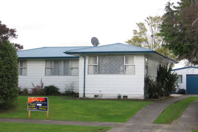 Photo of property in 14 Dampier Avenue, Awapuni, Palmerston North, 4412