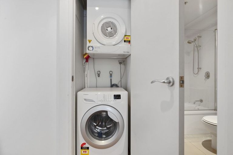 Photo of property in Algarve Apartments, 213/332 Maunganui Road, Mount Maunganui, 3116