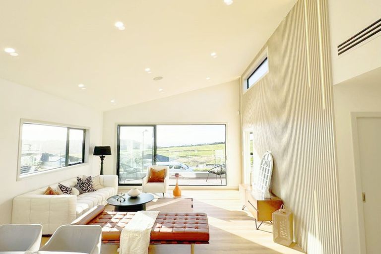 Photo of property in 62 Matangi View Drive, Orewa, 0931