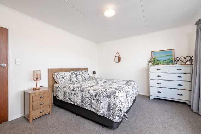 Photo of property in 60 Pinedale Crescent, Riversdale Beach, Masterton, 5872