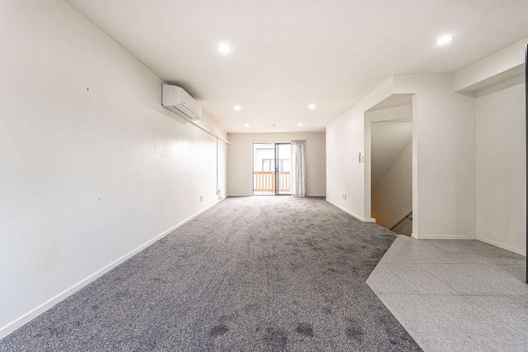 Photo of property in 11 Gordon Place, Newtown, Wellington, 6021