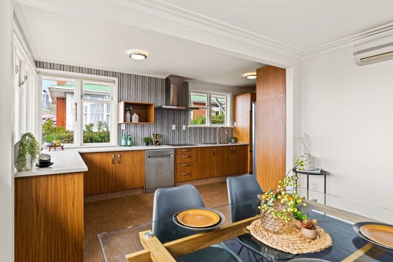 Photo of property in 18 Hanlon Street, Halfway Bush, Dunedin, 9010