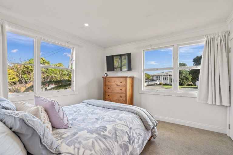 Photo of property in 14 Adams Place, Te Kamo, Whangarei, 0112