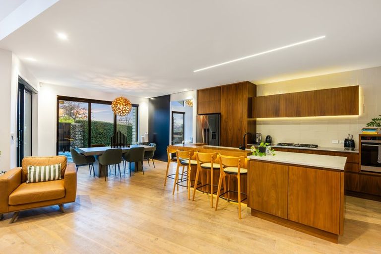 Photo of property in 16 Tuatini Place, Long Bay, Auckland, 0630