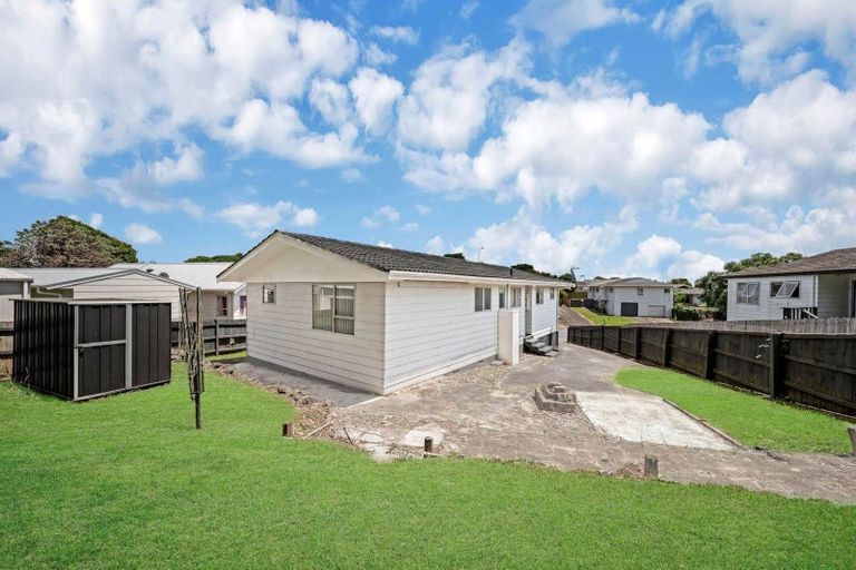 Photo of property in 20 Frobisher Way, Clendon Park, Auckland, 2103