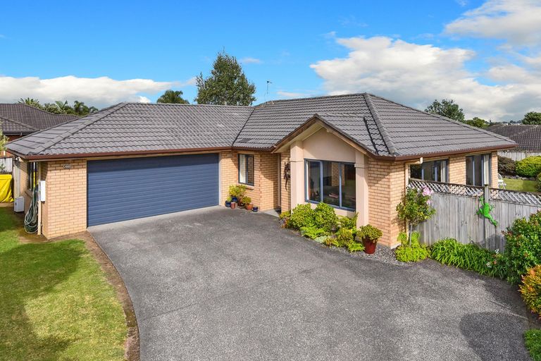 Photo of property in 15 Greta Banks Place, Wattle Downs, Auckland, 2103