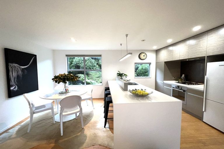 Photo of property in 44 Saddleback Grove, Karori, Wellington, 6012