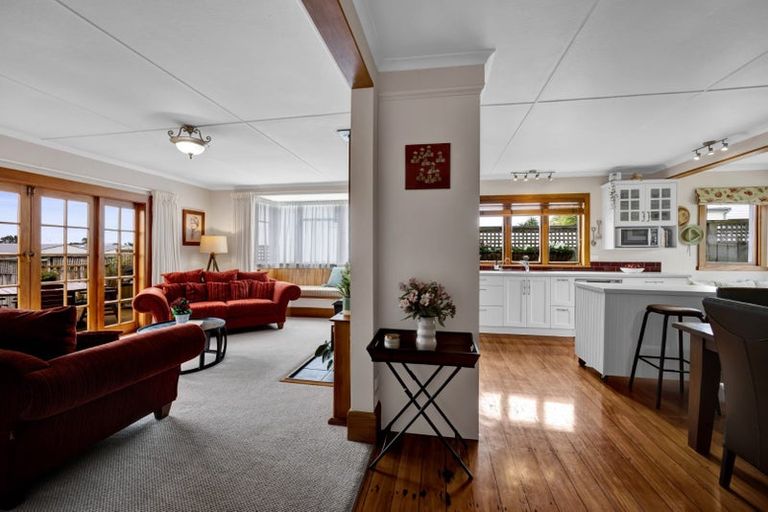 Photo of property in 13 Chilman Street, Strandon, New Plymouth, 4312