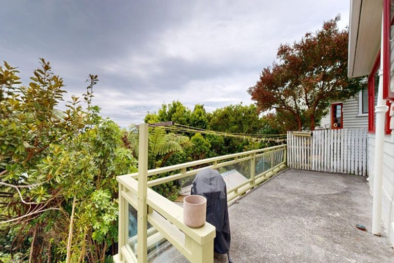 Photo of property in 22 Whaui Street, Vogeltown, Wellington, 6021