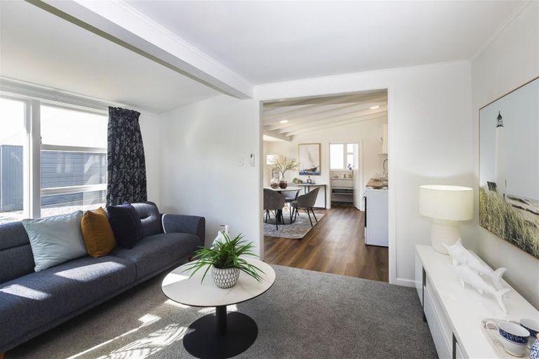 Photo of property in 42 Featherstone Avenue, Kairaki, 7630