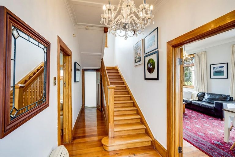 Photo of property in 11a Colenso Avenue, Hospital Hill, Napier, 4110