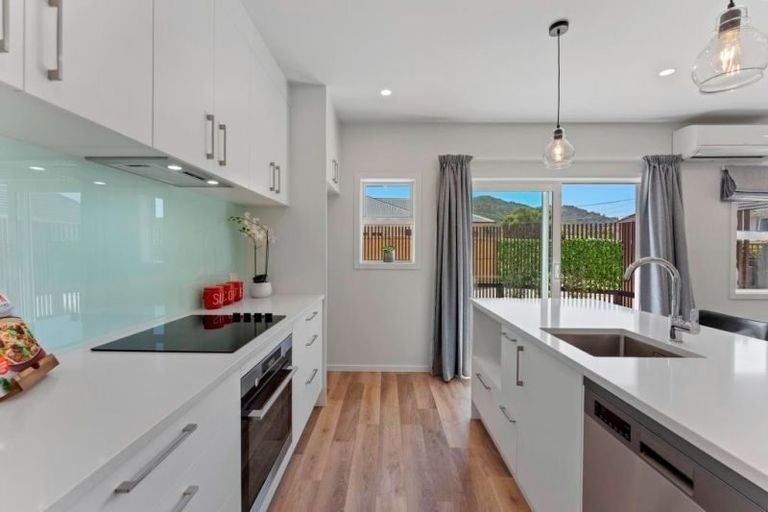 Photo of property in 6a Elm Street, Ebdentown, Upper Hutt, 5018