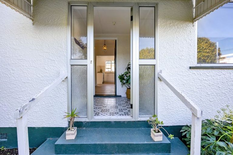 Photo of property in 188 South Road, Hawera, 4610