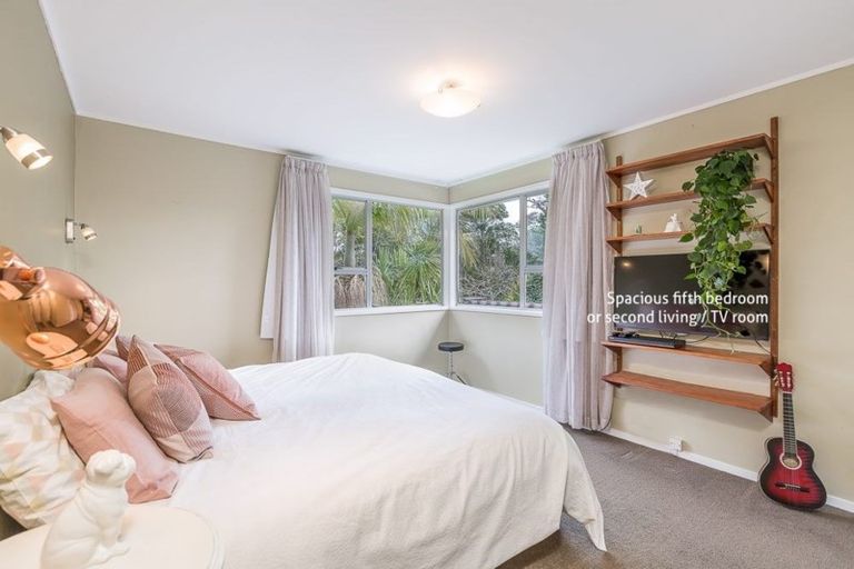 Photo of property in 2 Kelvin Crescent, Te Atatu Peninsula, Auckland, 0610