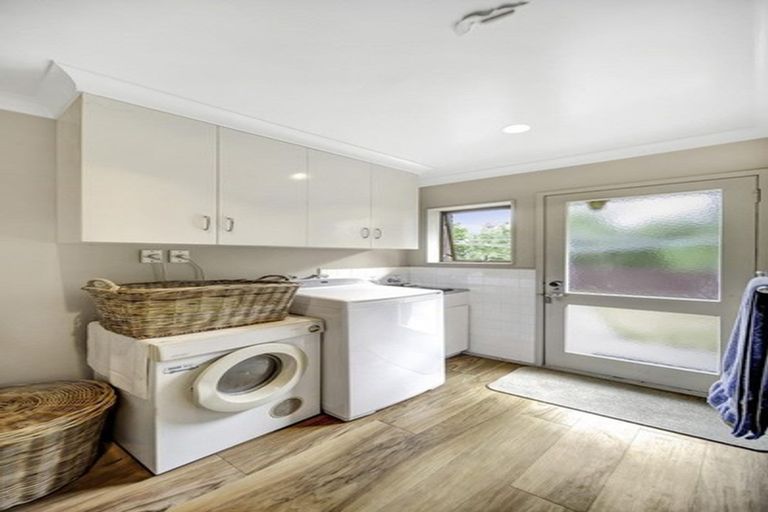 Photo of property in 55 Ray Small Drive, Pahurehure, Papakura, 2113