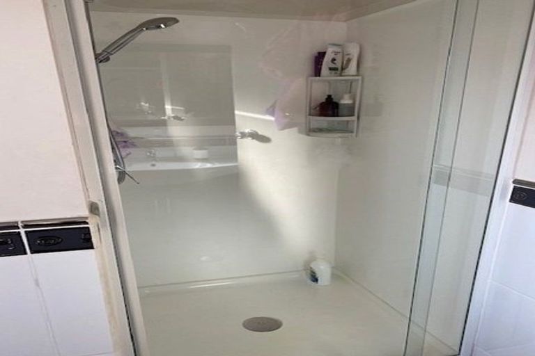 Photo of property in 70 Oriel Avenue, Tawa, Wellington, 5028