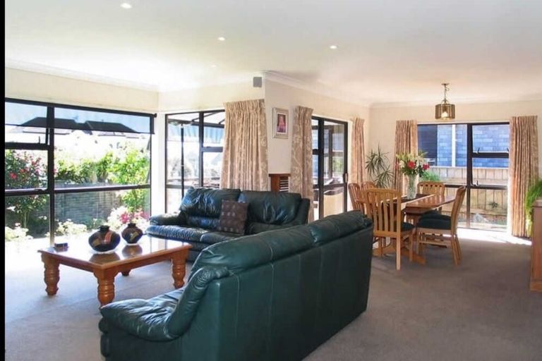 Photo of property in 14 Tombane Terrace, Papakowhai, Porirua, 5024