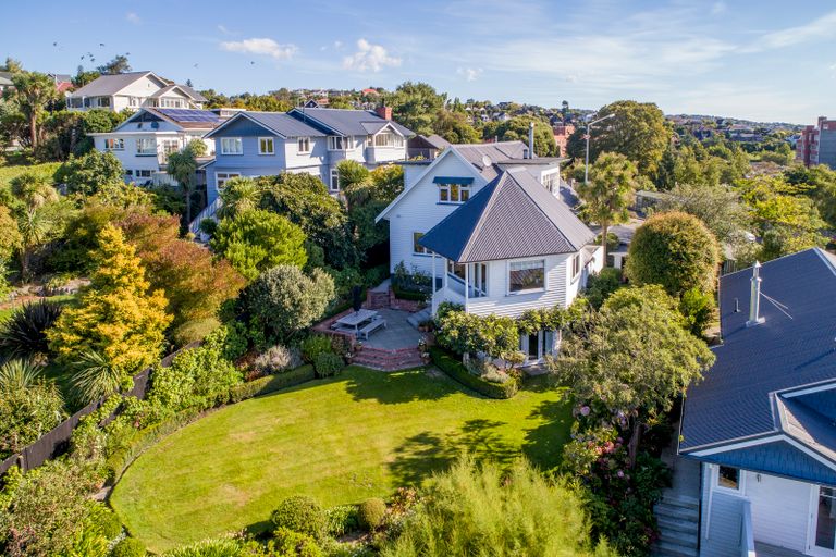 Photo of property in 5 Hackthorne Road, Cashmere, Christchurch, 8022