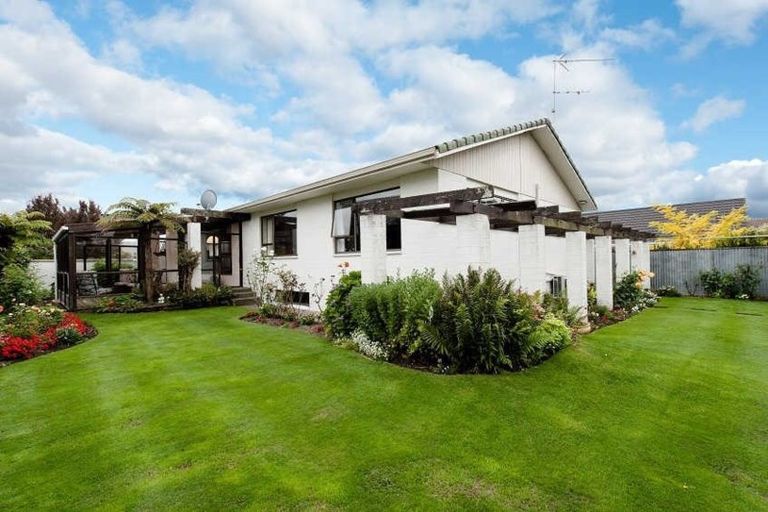 Photo of property in 217 Maidstone Road, Avonhead, Christchurch, 8042