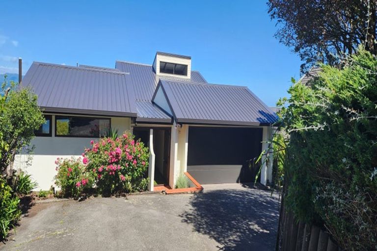 Photo of property in 52 Homebush Road, Khandallah, Wellington, 6035