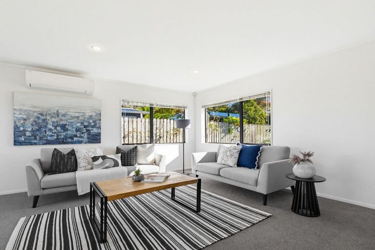 Photo of property in 23 Brookesmith Drive, Waiuku, 2123