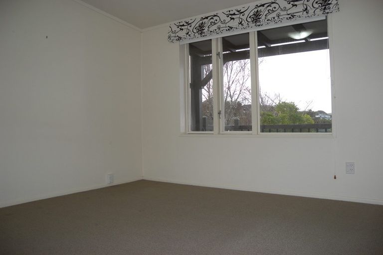Photo of property in The Triangle, 4/33 Halswater Drive, Churton Park, Wellington, 6037
