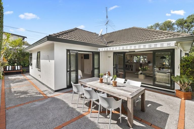 Photo of property in 3/34 Parkhill Road, Mellons Bay, Auckland, 2014