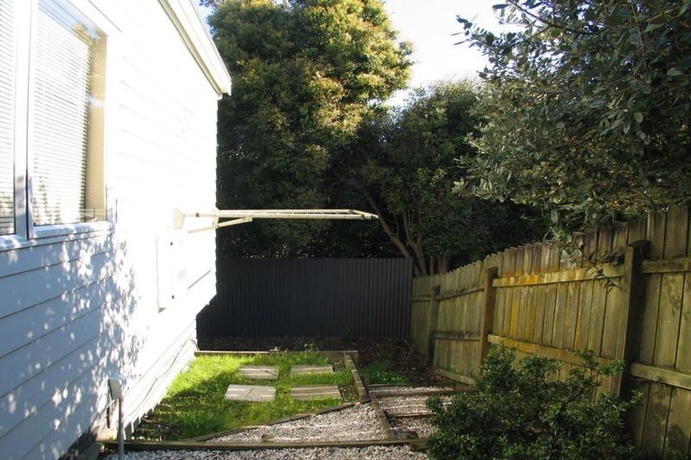 Photo of property in 15a Sycamore Drive, Sunnynook, Auckland, 0620