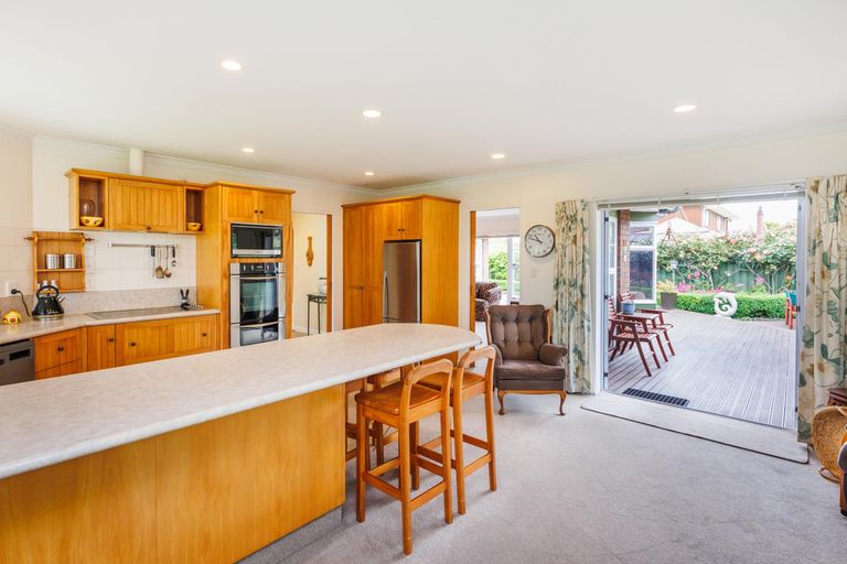 Photo of property in 5 Olive Grove, Highbury, Palmerston North, 4412