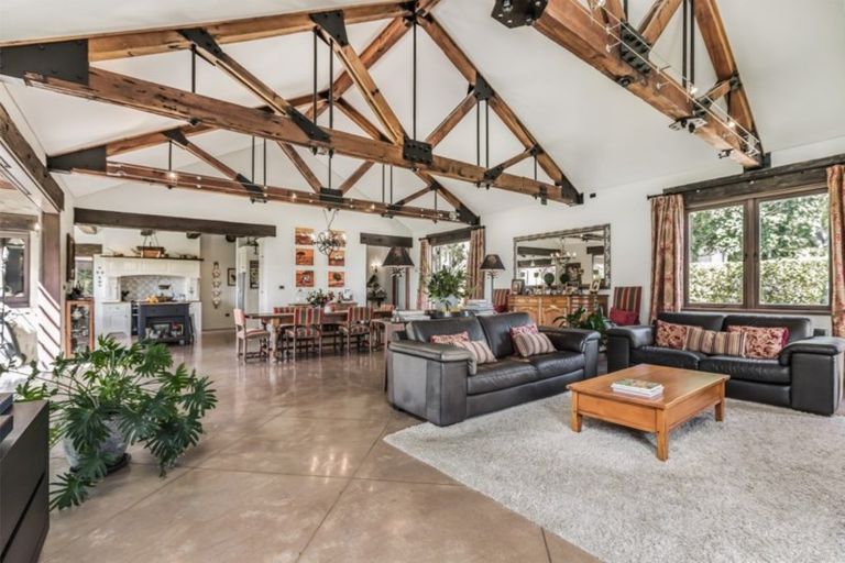 Photo of property in 390 Clevedon Kawakawa Road, Clevedon, Papakura, 2585