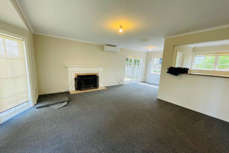 Photo of property in 9 Towra Place, Botany Downs, Auckland, 2010