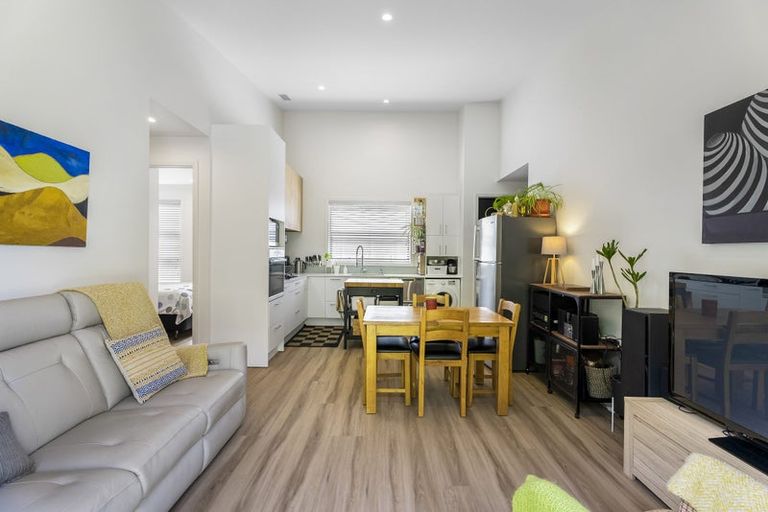 Photo of property in 41 Couldrey Crescent, Red Beach, 0932