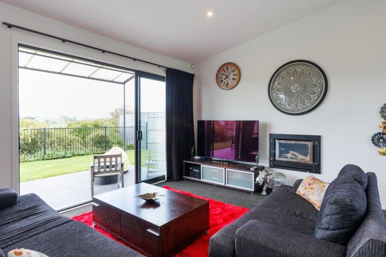 Photo of property in 10 Morocco Terrace, Kelvin Grove, Palmerston North, 4414