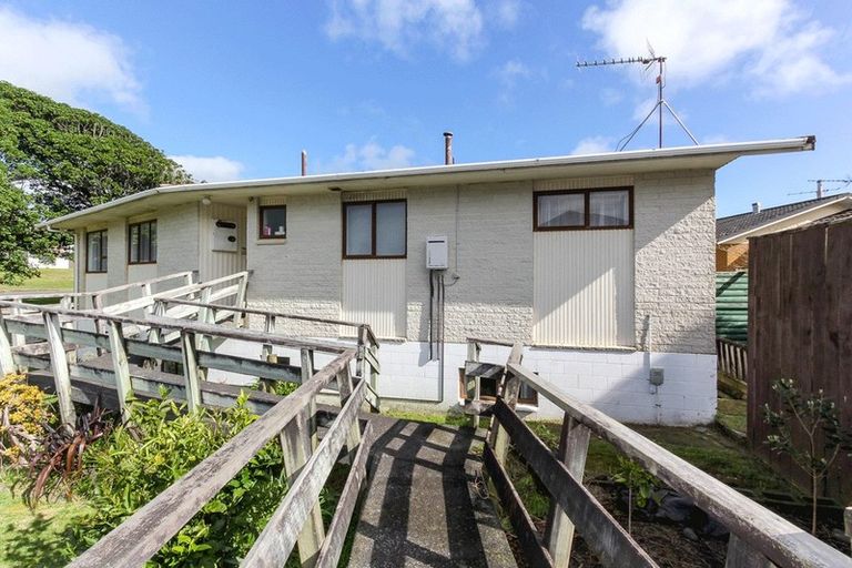 Photo of property in 5 Bronte Place, Whalers Gate, New Plymouth, 4310