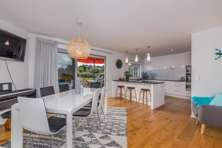 Photo of property in 6 Summerfield Way, Parahaki, Whangarei, 0112