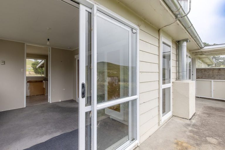Photo of property in Ex Awariki School, 667 Mangahei Road, Te Uri, Dannevirke, 4973