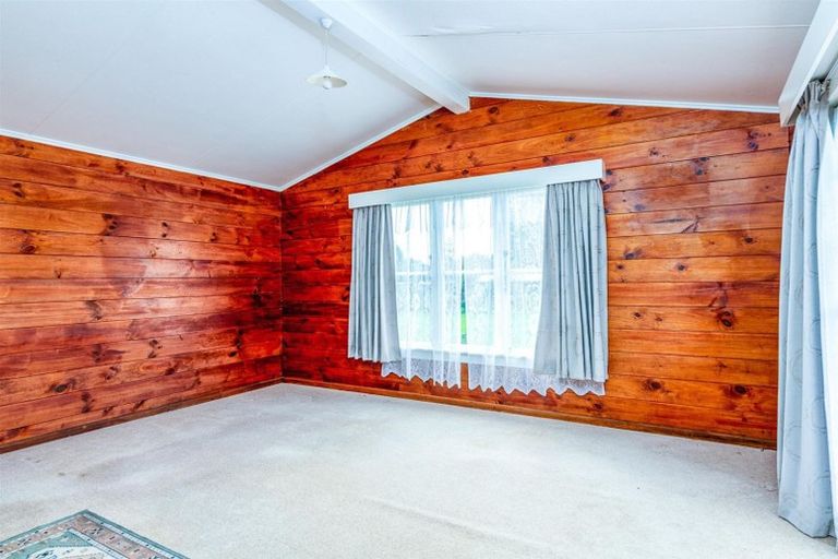 Photo of property in 13 Newman Road, Eketahuna, 4900