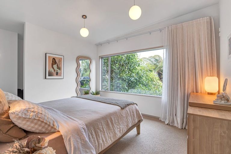 Photo of property in 12 Leatham Avenue, Strandon, New Plymouth, 4312