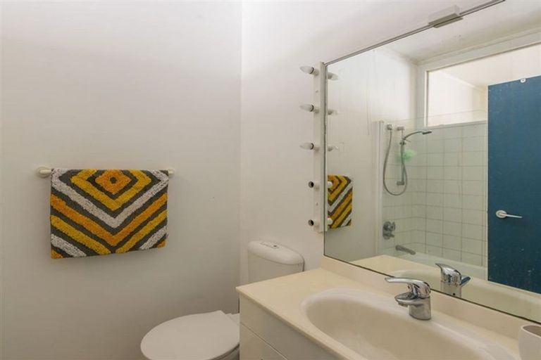 Photo of property in Fernhill Flats, 10/324 The Terrace, Te Aro, Wellington, 6011