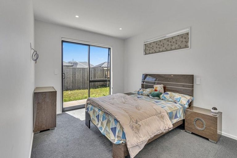 Photo of property in 132 Shillingford Boulevard, Rolleston, 7615