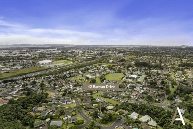 Photo of property in 42 Banyan Drive, Totara Heights, Auckland, 2105