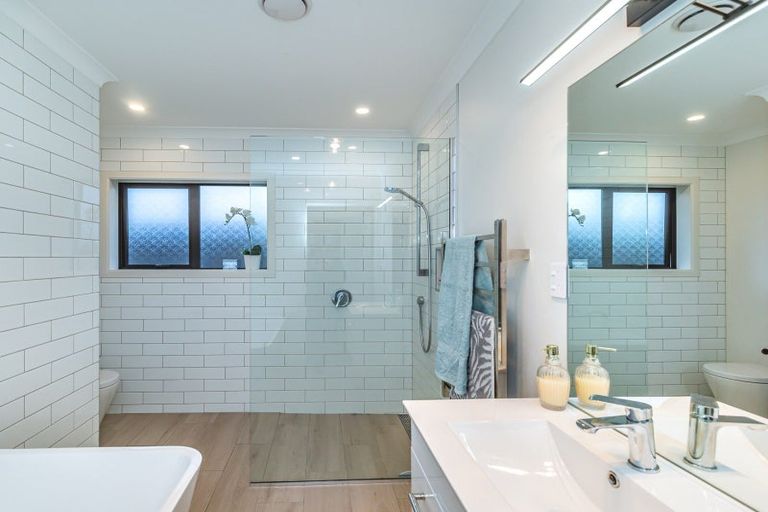 Photo of property in 144b Winchester Street, Levin, 5510