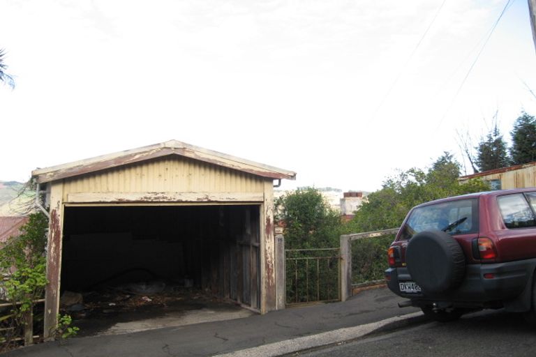 Photo of property in 25 Adderley Terrace, Ravensbourne, Dunedin, 9022