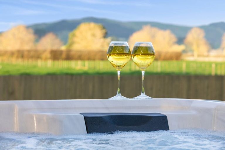 Photo of property in 586 Fencourt Road, Cambridge, 3493