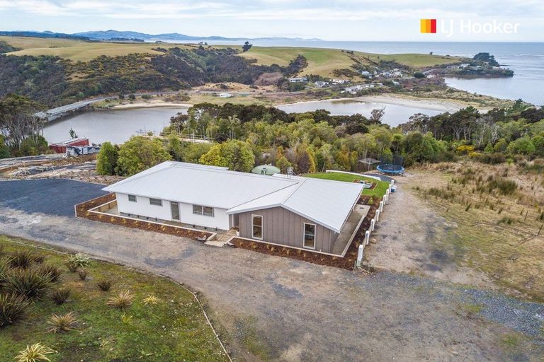 Photo of property in 25 Totara Close, Taieri Mouth, Brighton, 9091