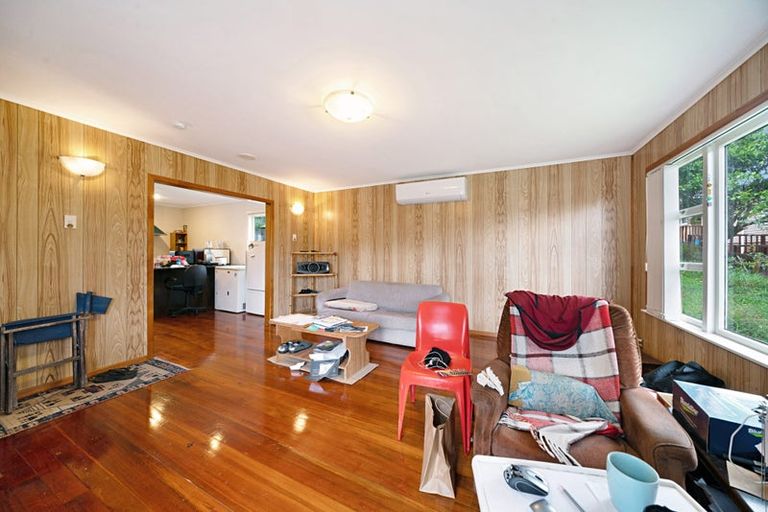 Photo of property in 27 Kohekohe Street, New Lynn, Auckland, 0600